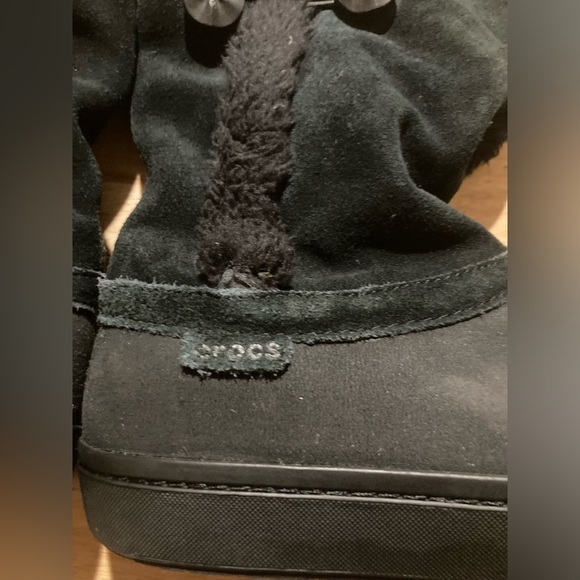Croc Black Boots in size 8 in EUC. See pictures for all details/condition - Picture 6 of 8